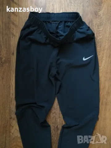 Nike Dri-FIT - страхотно юношеско долнище 158-170см., снимка 2 - Детски анцузи и суичери - 47021811