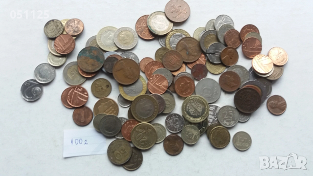 лот от 100 броя чуждестранни монети