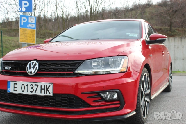 VW Jetta GLI 2018 г 211 кс DSG мъртва точка Park Assist CarPlay Android Auto