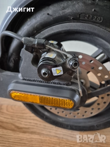 Електрическа тротинетка Xiaomi Pro , снимка 5 - Скейтборд, ховърборд, уейвборд - 52961229