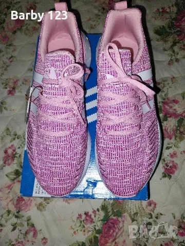 Дамски маратонки Adidas, снимка 3 - Маратонки - 49971411