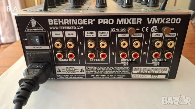 DJ Mixer-BEHRINGER VMX200, снимка 4 - Ресийвъри, усилватели, смесителни пултове - 52118697
