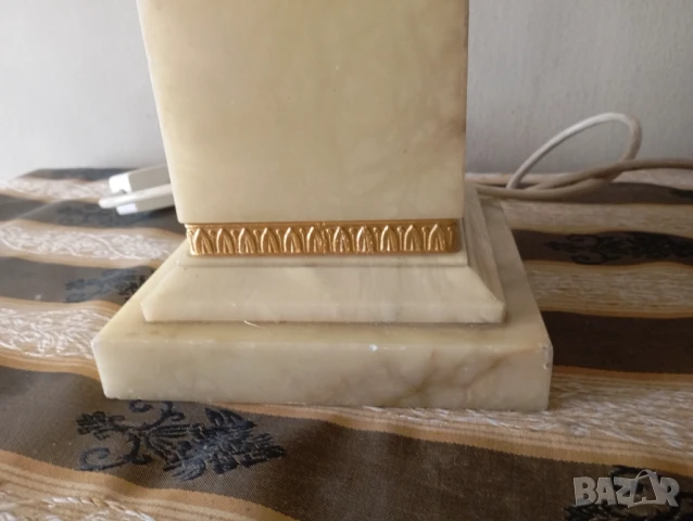 Класическа настолна лампа, снимка 2 - Настолни лампи - 50836504