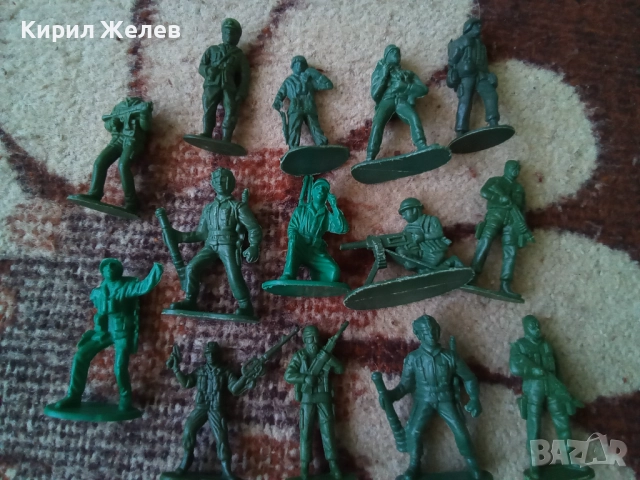 Войници пластмасови 12 броя 51757