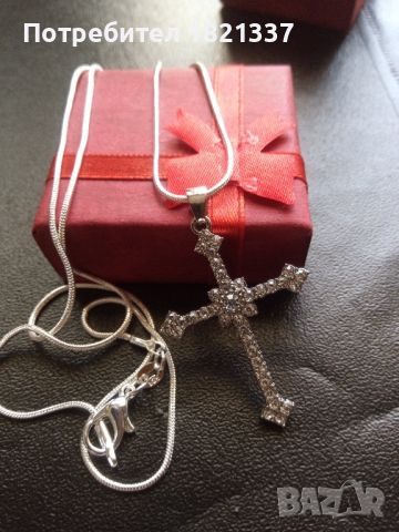 Сребърен кръст с кристали , снимка 3 - Колиета, медальони, синджири - 45918598