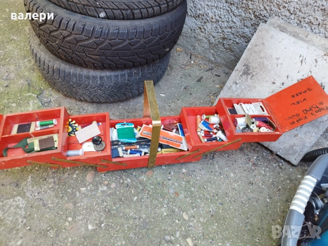 Немска кутия със конци и принадлежностис, снимка 2 - Антикварни и старинни предмети - 53874212