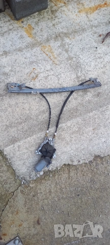 Преден десен стъклоповдигач Citroen Saxo