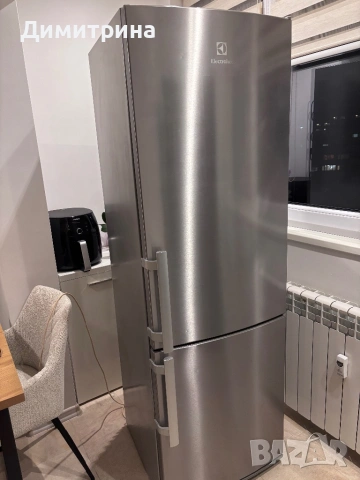 Хладилник с фризер Еlektrolux