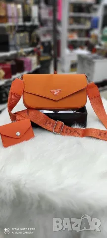 чанти prada milano , снимка 4 - Чанти - 48547686