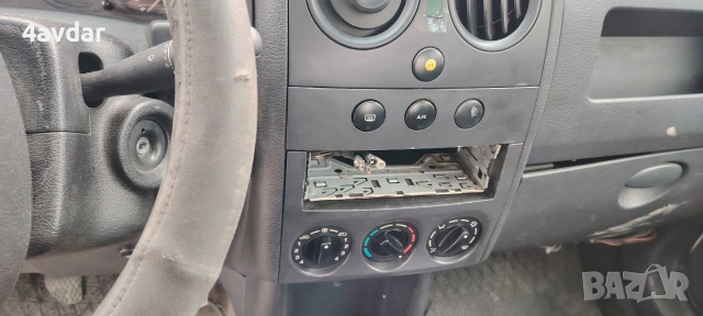 Пежо Партнер 1.9 D 69 к, снимка 9 - Автомобили и джипове - 54165914