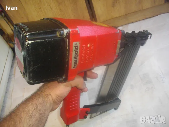 ГОЛЯМ СТРОИТЕЛЕН ПНЕВМАТИЧЕН ТАКЕР ЗА СКОБИ 65-120мм ПРОМИШЛЕН ИНДУСТРИАЛЕН HAUBOLD НЕМСКИ 6,0 кг, снимка 18 - Други инструменти - 50170067