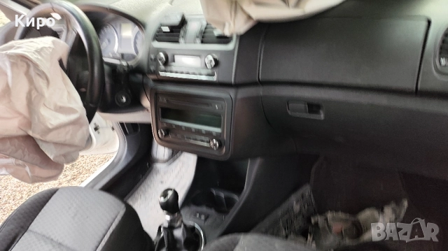 Skoda Fabia 1.6 TDi НА ЧАСТИ, снимка 10 - Автомобили и джипове - 52489345