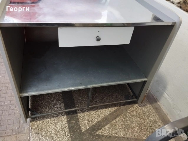 щанд каса , снимка 4 - Стелажи и щандове - 53949951