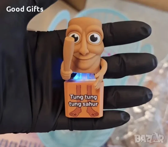 Светещ и Музикален ключодържател Italian Brainrot Tung Sahur Тунг Саху