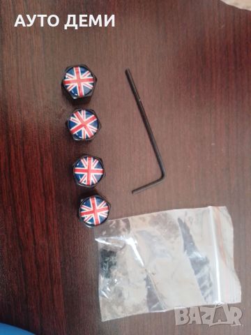 Хром и черни качествени капачки за вентили с емблеми знаме на Англия, снимка 1 - Аксесоари и консумативи - 45714433