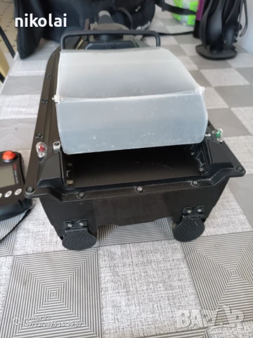 Лодка за захранка с GPS ; сонар ; автопилот ; 7,4V ; 16+1 поз., снимка 1