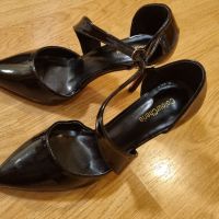 Елегантни обувки на ток ЧИСТО НОВИ, снимка 2 - Дамски обувки на ток - 46073745