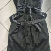 черна сатенена рокля Xs, снимка 1 - Рокли - 45804474