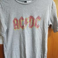 Дамска тениска на ACDC (H&M), снимка 1 - Тениски - 45917820