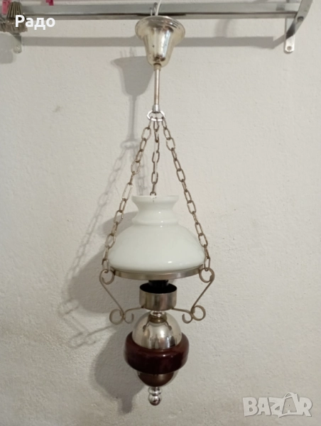 Красив полилей с бял стъклен абажур, снимка 1