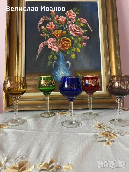 Великолепни италиански кристални чаши в различни цветове със златни орнаменти от 1970г. , снимка 1