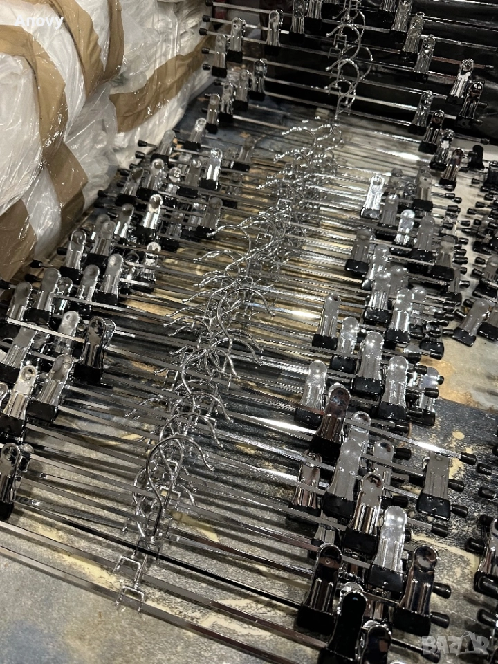 Метални закачалки 690 броя по 0,60 стотинки, снимка 1