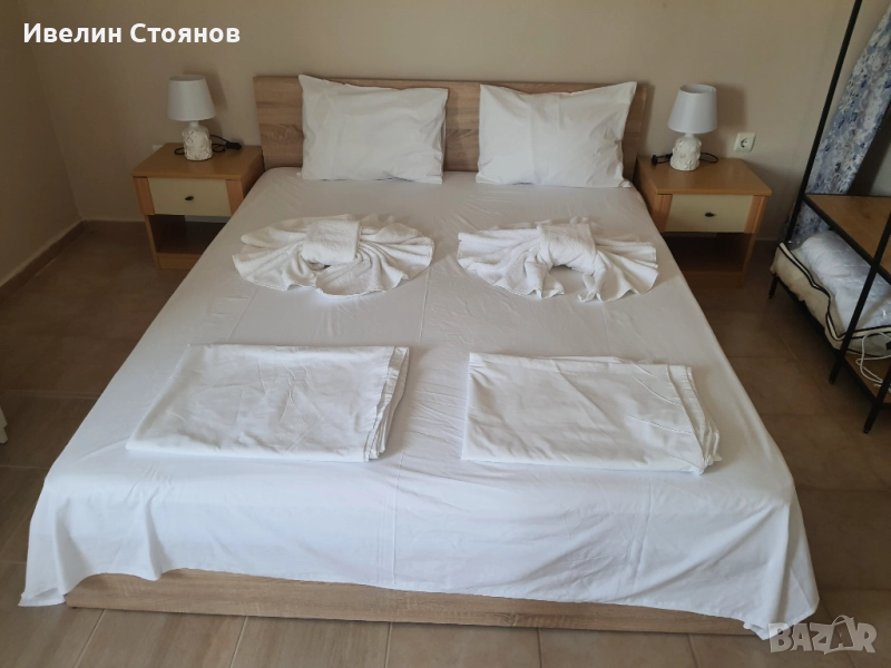 Продавам легла с матраци, хотелско обзавеждане, снимка 1