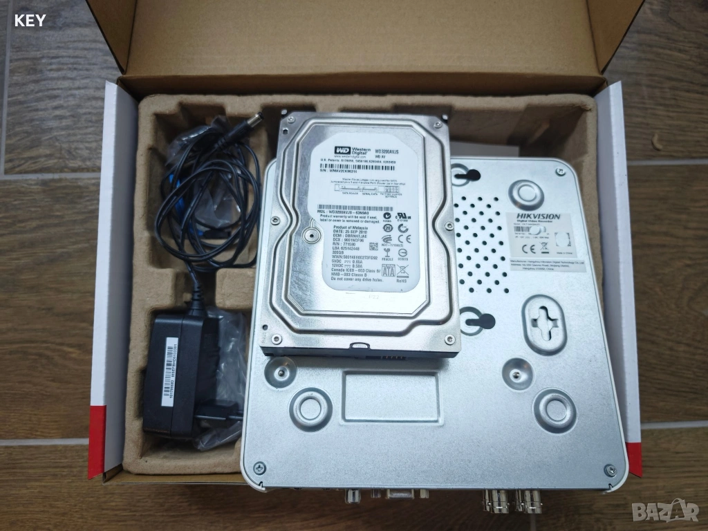 DVR Hikvision 4 канала 320gb HDD 1080p DS-7104HGHI-F1, снимка 1