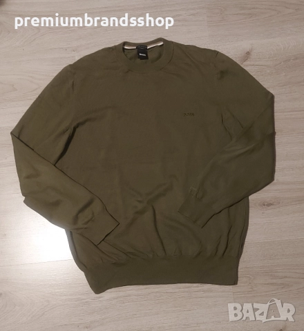 Boss пуловер L размер 