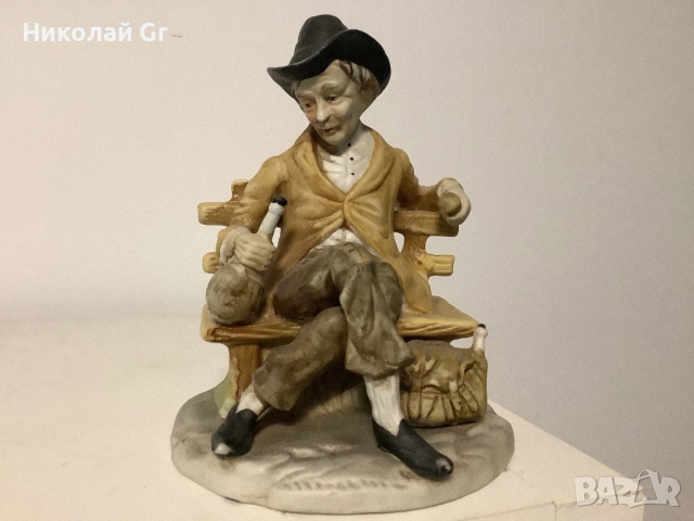 Фигурка порцелан  отличен състояние  височина 18 см диаметър 14 см стил Каподемонте, снимка 2 - Колекции - 52372731