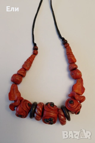 Ръчно правено колие,,la rouge,,Обиколка 60см.