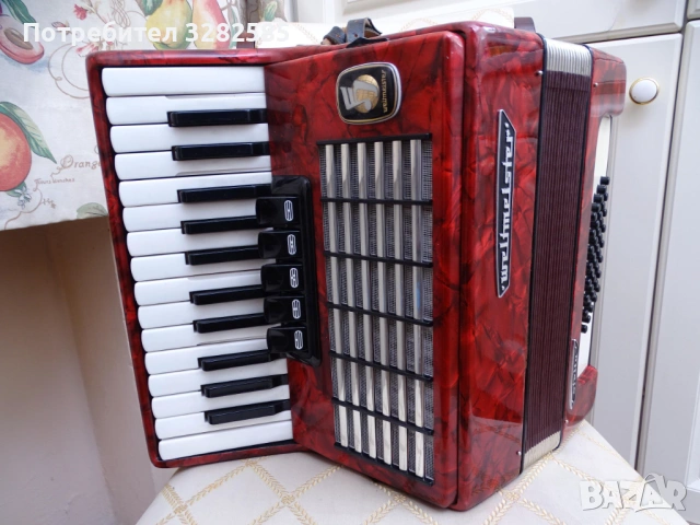 Акордеон Велтмайстер Стела 40 баса – перфектно състояние, снимка 2 - Акордеони - 53086207