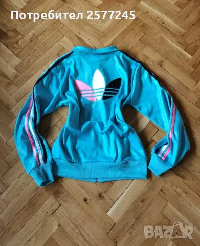 Оригинални дамски горнищата Adidas размер M-L , снимка 2 - Спортни екипи - 46957373