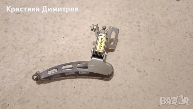 Simplex - преден и заден дерайльор ; Nervar - ретро шосейни курбели