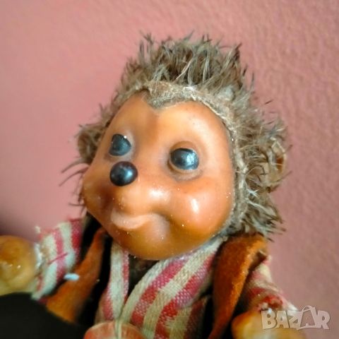 Колекционерска кукла мека играчка Steiff Macki Hedgehog Таралеж 11 см, снимка 12 - Колекции - 45854754