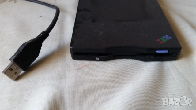 Ibm MPF82E USB Floppy Disk Drive, снимка 2 - Друга електроника - 53474498