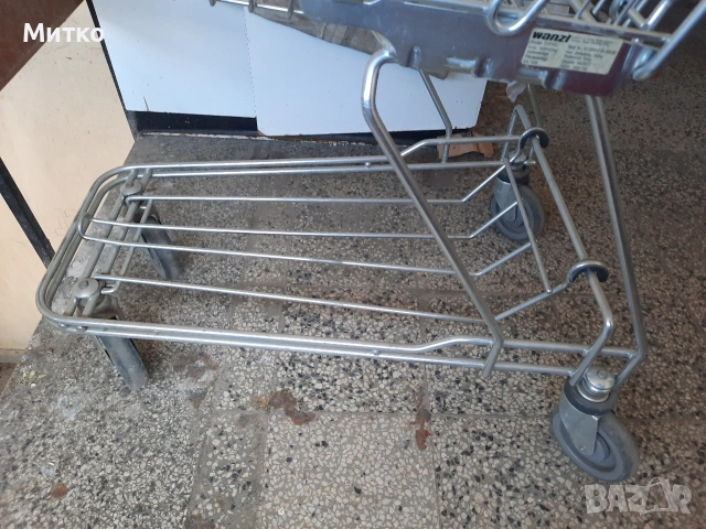 Голяма пазарска метална количка с 4 колелета за пазаруване марка WANZL модел D101RC, снимка 4 - Други - 53974731