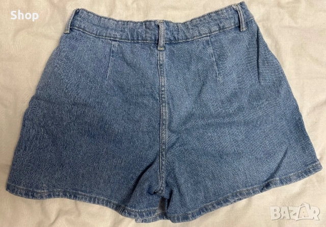 Пола панталонки на Reserved , снимка 2 - Къси панталони и бермуди - 54093022