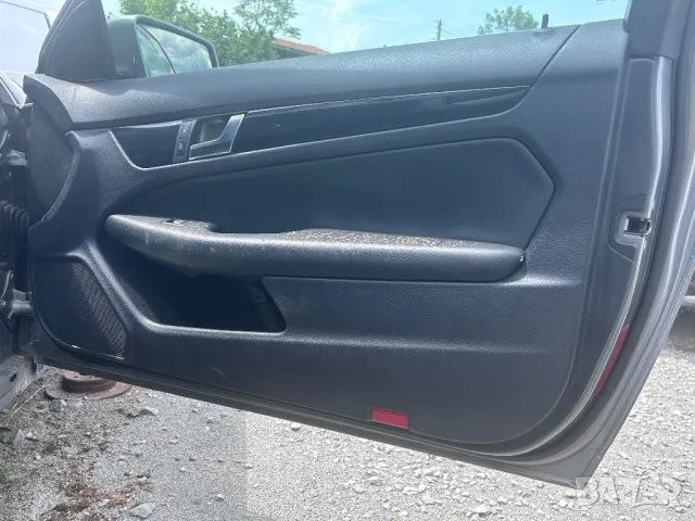 Кора ( Тапет ) за врата на Мерцедес Ц класа КУПЕ W204 2011 2012 2013 2014 Тапицерия Кожена кора , снимка 2 - Части - 50375810