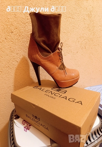 Боти от естествена кожа и велур Balenciaga, снимка 12 - Дамски боти - 52945333