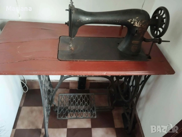 Стара шевна машина Singer