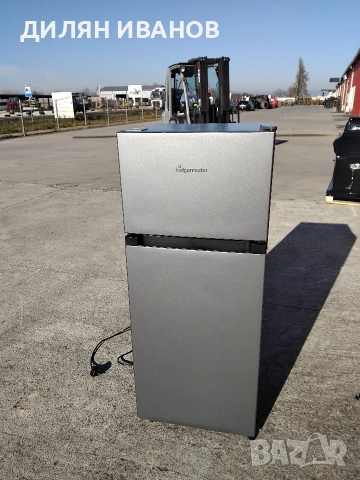 Малък хладилник с фризер. Fridgemaster 