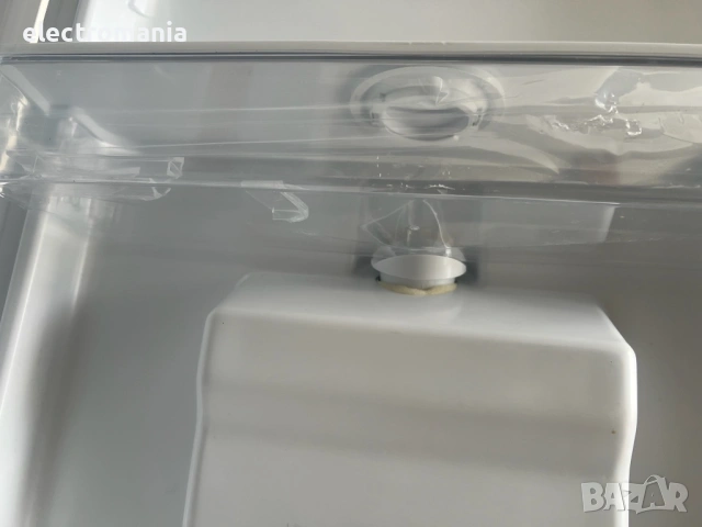 НЕУПОТРЕБЯВАН!!!хладилник с фризер Cecotec Bolero Combi 250 WD WhiteGloss Total No Frost, снимка 9 - Хладилници - 54225396