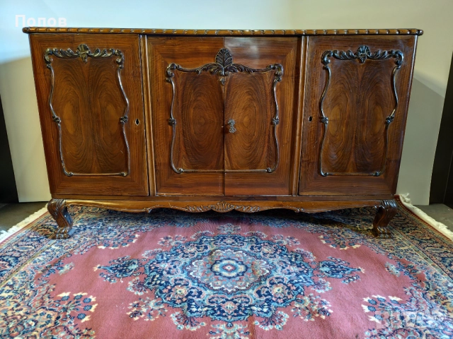 Стар бюфет лъвска лапа 