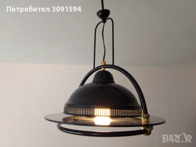 Висяща лампа от метал и стъкло 