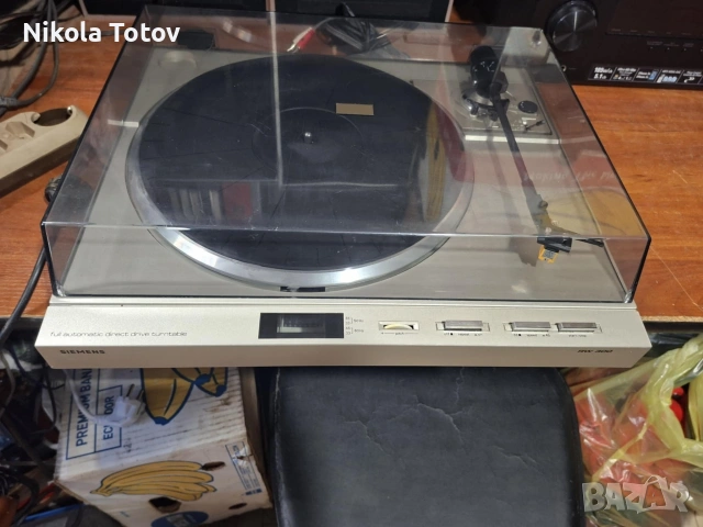 Продава се грамофон Simens RW-300 