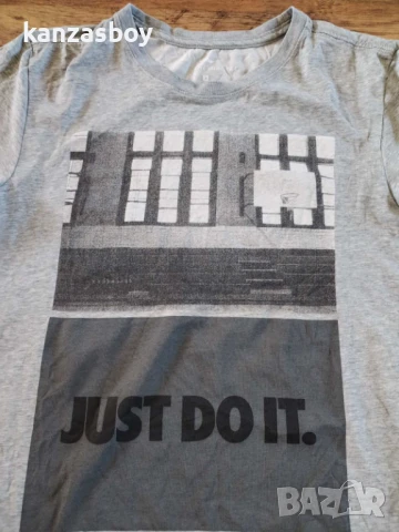 NIKE - страхотна мъжка тениска С 