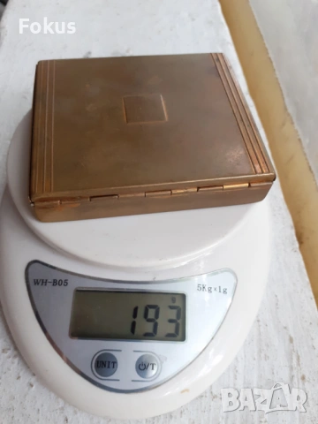 Стара месингова пудриера, снимка 7 - Антикварни и старинни предмети - 53426816