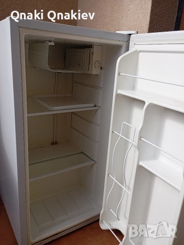 Продавам малък хладилник CRO – много добро състояние, снимка 2 - Хладилници - 53745654