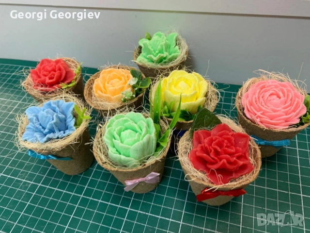 цветя изработени с глицеринов ароматен сапун и Българска роза Стара Загора,бивше кино Септември